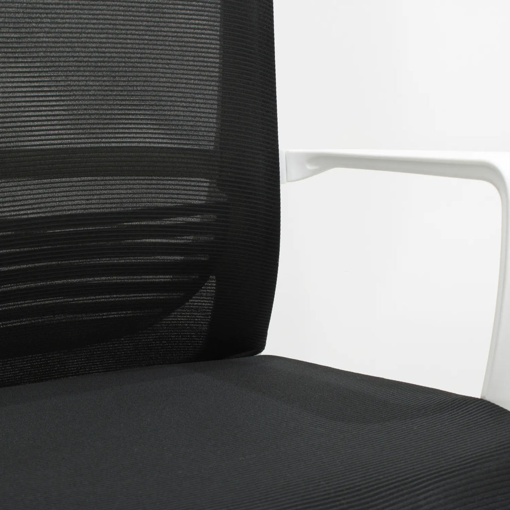 Silla Ejecutiva Cardona 249W Blanca - Negra