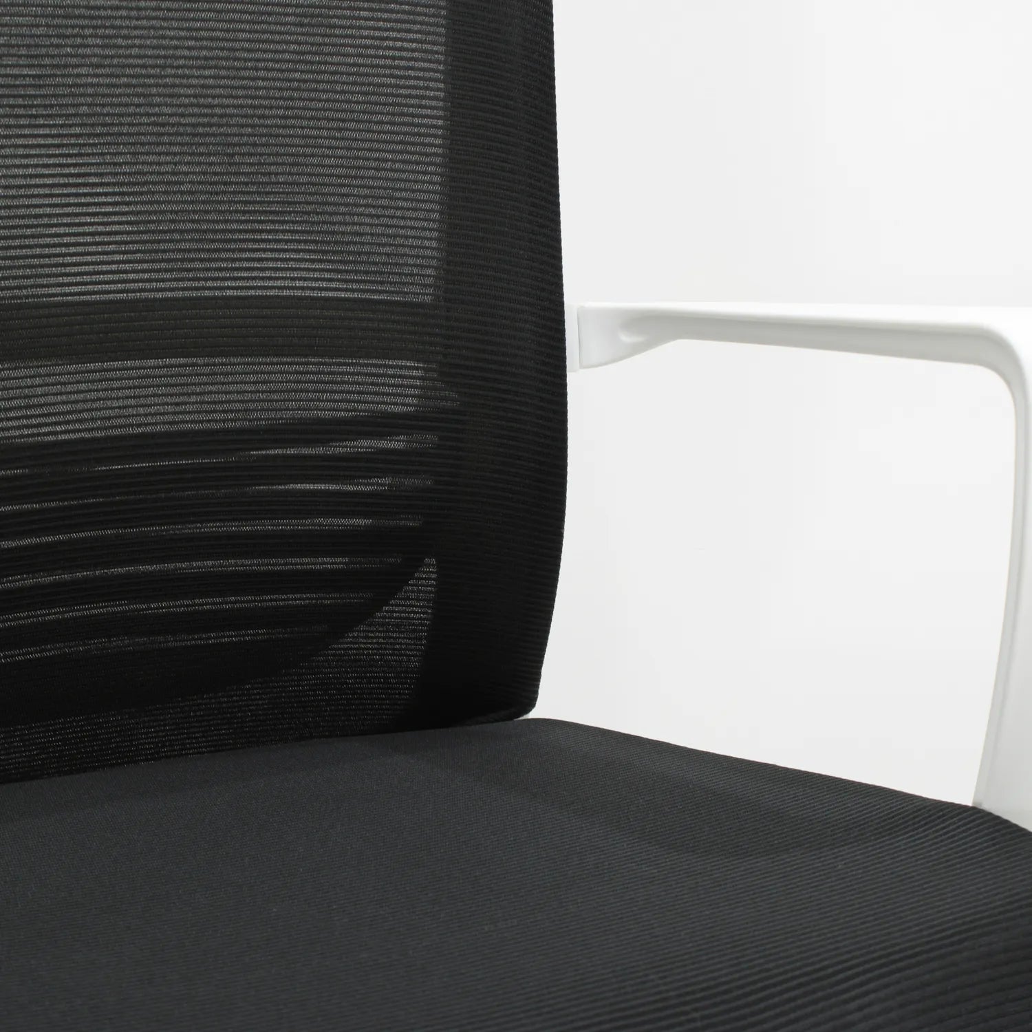 Silla Ejecutiva Cardona 249W Blanca - Negra